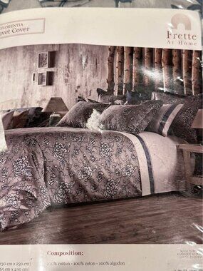 Luxurious Frette At Home Florentia OCEAN BLUE 100% Cotton Queen Duvet Cover Set.